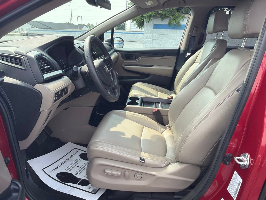 Certified 2024 Honda Odyssey EX image 16