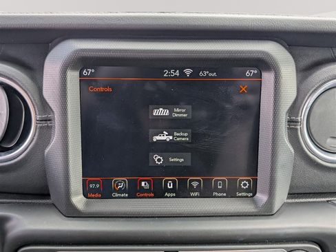 Used 2020 Jeep Gladiator Overland AWD/4WD image 25