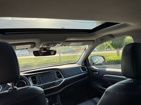 Used 2019 Toyota Highlander Limited AWD/4WD image 15