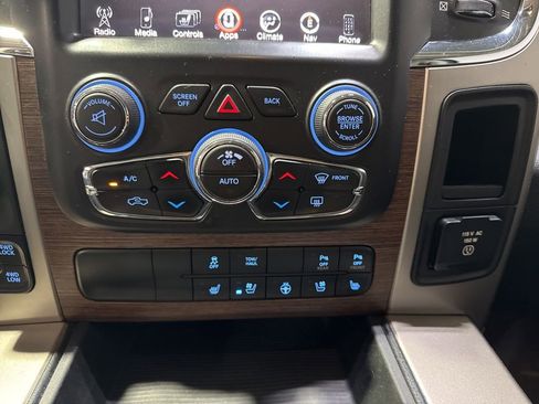 Used 2014 RAM 1500 Laramie AWD/4WD image 28