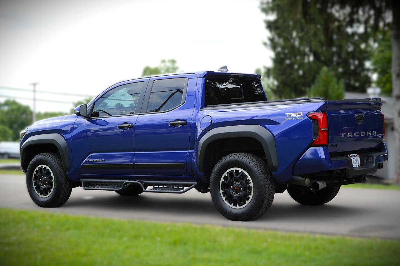 Used 2024 Toyota Tacoma TRD Off-Road w/ TRD Off Road Upgrade Package AWD/4WD image 7