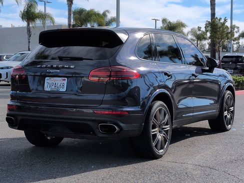 Used 2017 Porsche Cayenne Platinum Edition image 10