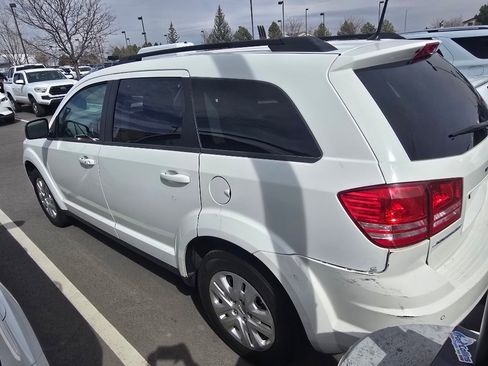 Used 2020 Dodge Journey SE image 18