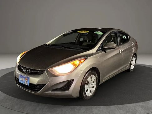 Used 2016 Hyundai Elantra SE image 1