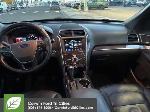 Used 2018 Ford Explorer Limited image 11