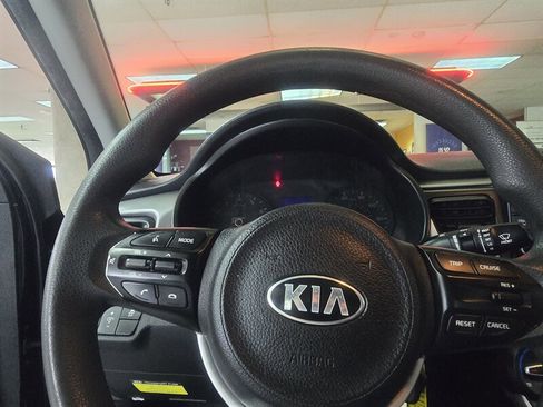 Used 2019 Kia Rio S image 15
