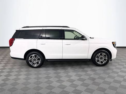 Used 2025 Ford Expedition Active AWD/4WD image 8