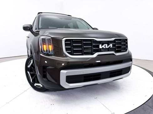 Certified 2025 Kia Telluride S image 7