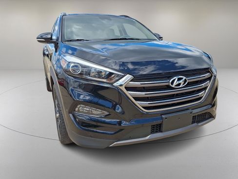Used 2016 Hyundai Tucson Limited w/ Option Group 03 AWD/4WD image 2