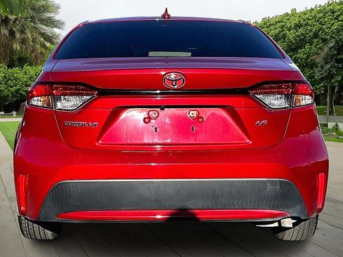 Used 2021 Toyota Corolla LE image 4