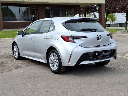 Used 2023 Toyota Corolla SE FWD image 3