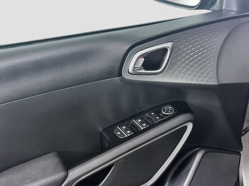 Used 2022 Kia Soul LX FWD image 15
