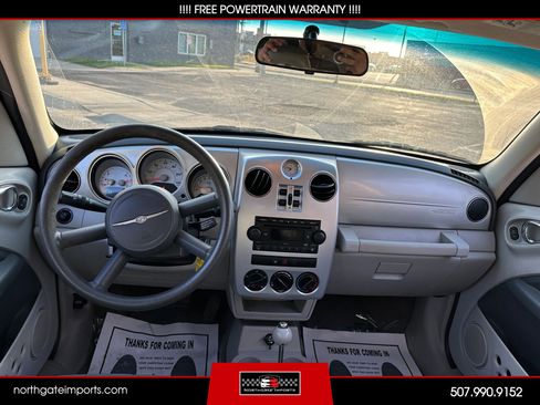 Used 2009 Chrysler PT Cruiser Touring FWD image 12