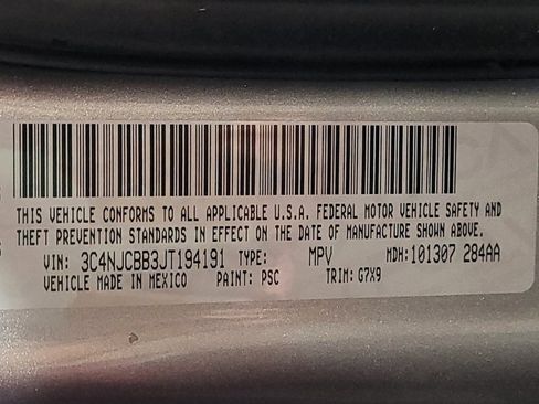 Used 2018 Jeep Compass Latitude w/ Popular Equipment Group FWD image 33