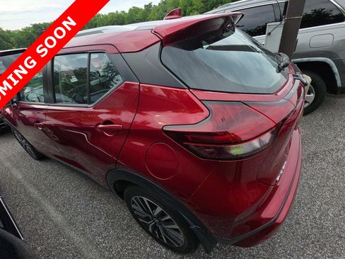 Used 2022 Nissan Kicks SV FWD image 4