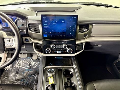 Used 2024 Ford Expedition Max XLT image 25