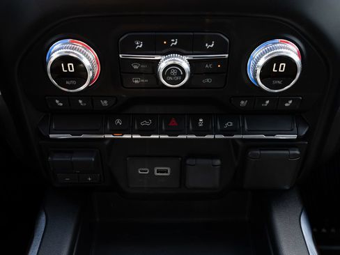 Used 2019 GMC Sierra 1500 SLT w/ SLT Premium Package AWD/4WD image 16