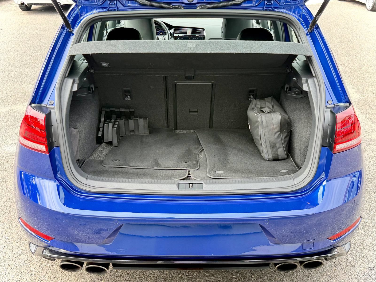 Used 2018 Volkswagen Golf 4-Door AWD/4WD image 11