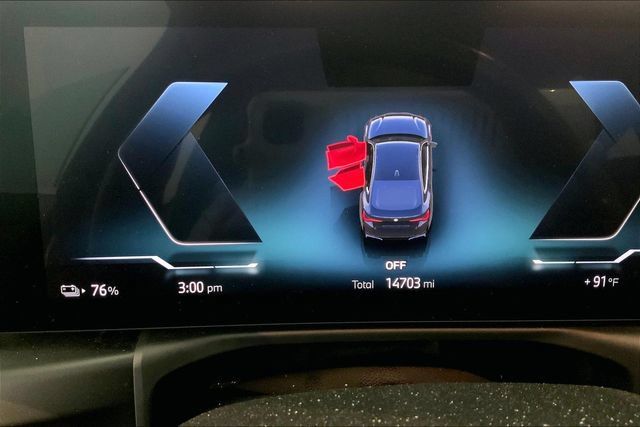 Used 2023 BMW i4 eDrive40 w/ Premium Package RWD image 9