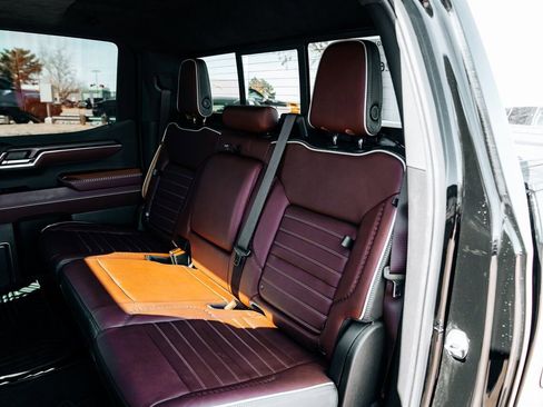 Used 2023 GMC Sierra 1500 Denali Ultimate image 41