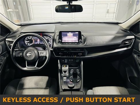 Used 2024 Nissan Rogue SV image 4