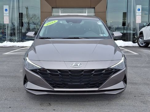 Used 2023 Hyundai Elantra SEL w/ Convenience Package image 2