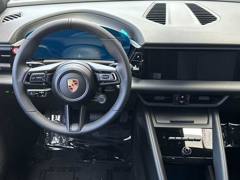 New 2025 Porsche Macan Electric image 15