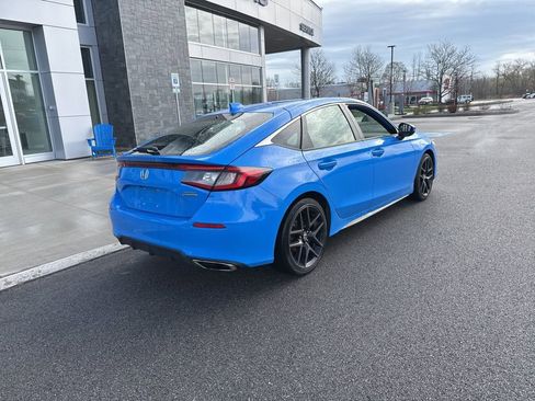 Used 2024 Honda Civic Sport Touring image 4