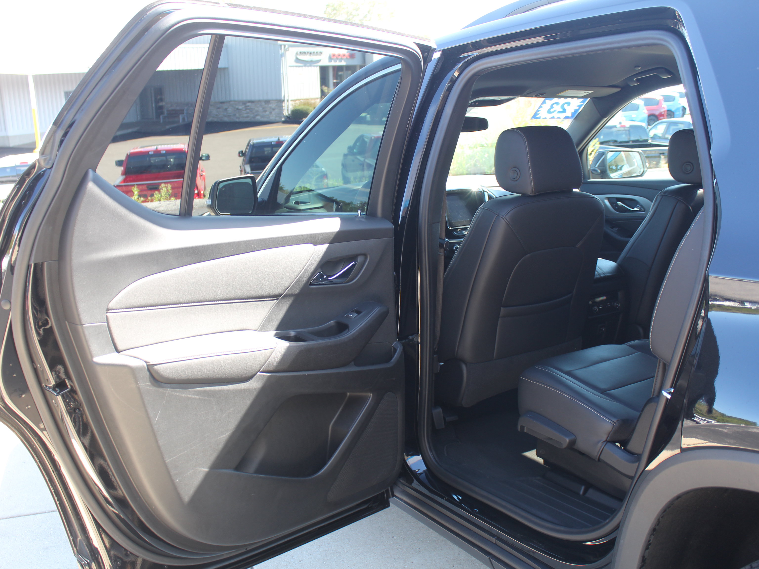 Used 2023 Chevrolet Traverse LT AWD/4WD image 22