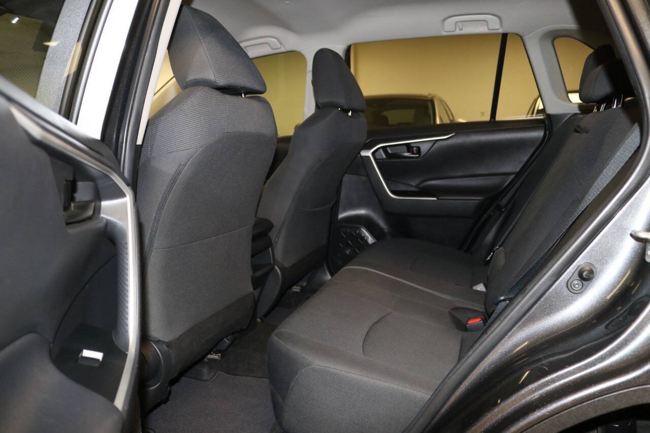 Used 2020 Toyota RAV4 LE w/ Carpet Mat Package AWD/4WD image 14