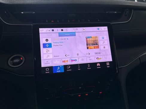 Used 2025 Jeep Grand Cherokee Limited w/ Black Appearance Package image 55