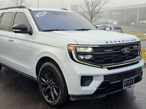 Used 2025 Ford Expedition Max Platinum w/ Stealth Appearance Package image 2