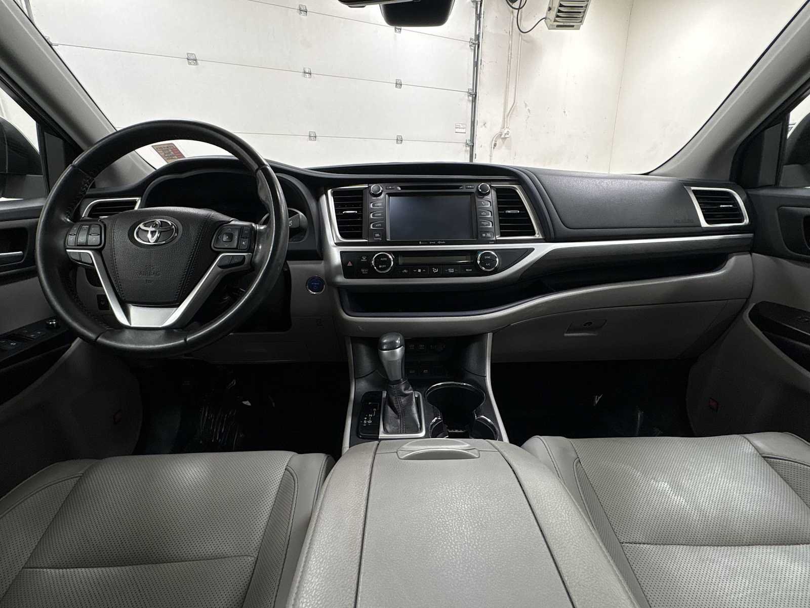 Certified 2019 Toyota Highlander Limited AWD/4WD image 28