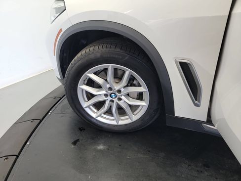 Used 2021 BMW X5 xDrive40i AWD/4WD image 30