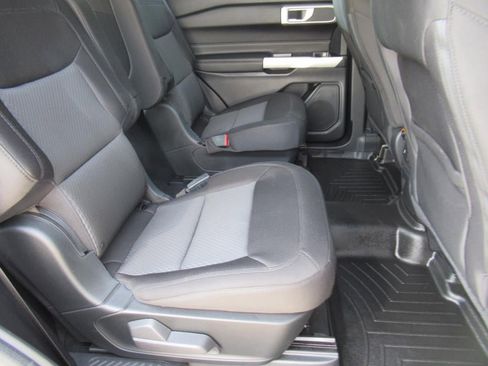 Used 2022 Ford Explorer XLT w/ Class IV Trailer Tow Package image 27