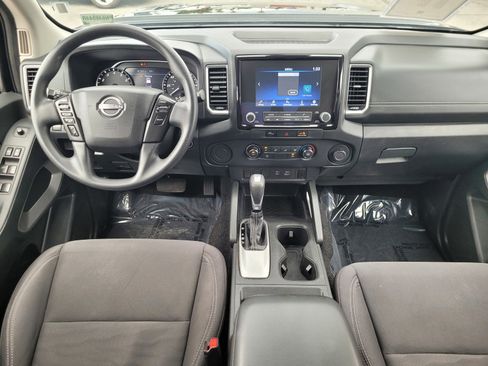 Used 2023 Nissan Frontier SV image 13