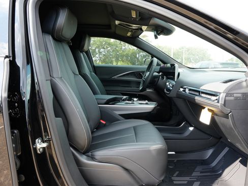 New 2025 Cadillac Lyriq Luxury image 26