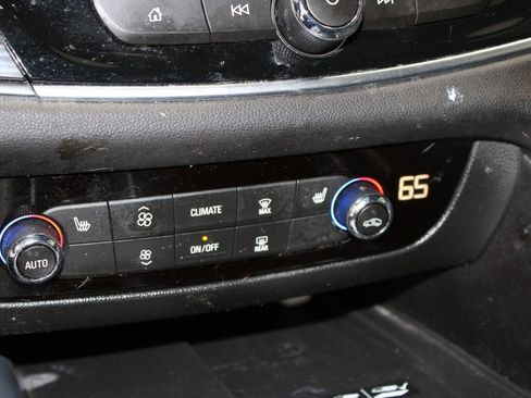 Used 2023 Buick Enclave Essence image 44