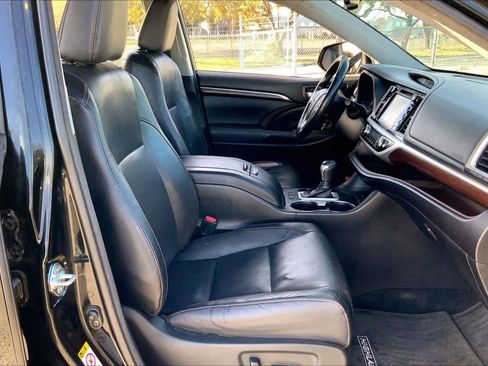 Used 2014 Toyota Highlander Limited Platinum image 8