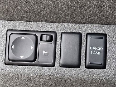 Used 2008 Nissan Frontier SE w/ SE Value Truck Pkg AWD/4WD image 20