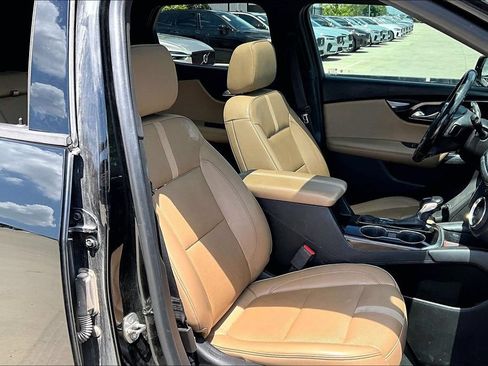 Used 2019 Chevrolet Blazer Premier w/ Sun and Wheels Package FWD image 9