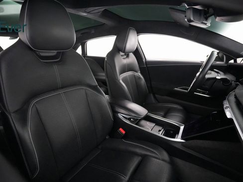 Used 2022 Lucid Air Grand Touring image 8