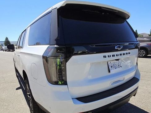 Used 2026 Chevrolet Suburban Z71 w/ Comfort Package AWD/4WD image 5