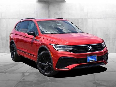 Certified 2024 Volkswagen Tiguan SE R-Line AWD/4WD image 2