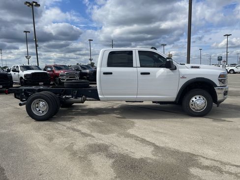 New 2025 RAM 3500 Tradesman AWD/4WD image 3