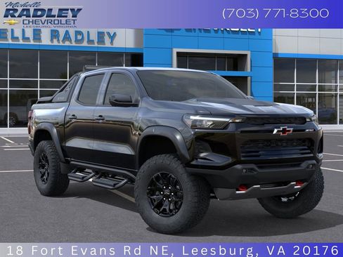New 2025 Chevrolet Colorado ZR2 w/ Midnight Edition image 9