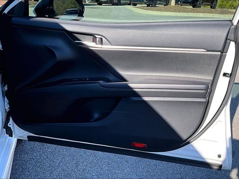 Used 2020 Toyota Camry SE image 24