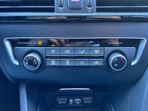 Used 2017 Kia Optima LX image 19