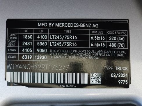 Used 2024 Mercedes-Benz Sprinter 2500 w/ Acoustic Package image 30