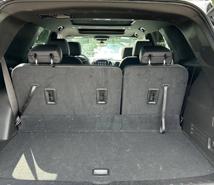 Used 2023 Chevrolet Traverse LT w/ LT Premium Package AWD/4WD image 10